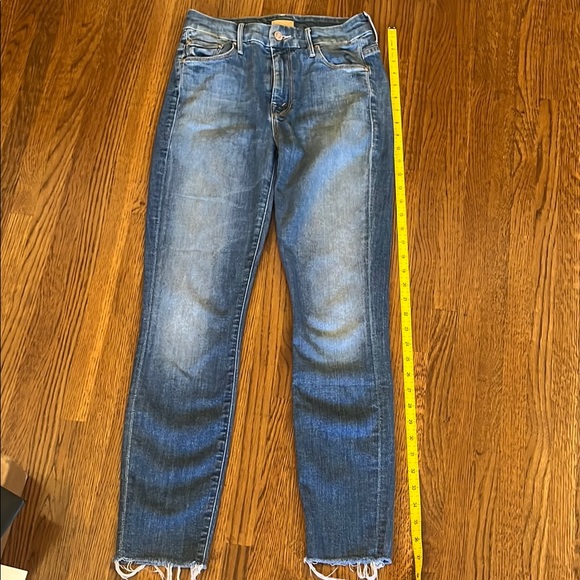 Mother High Waisted Looker Ankle Fray Jeans in Jumping Off Swings Size 25 - Picture 5 of 15